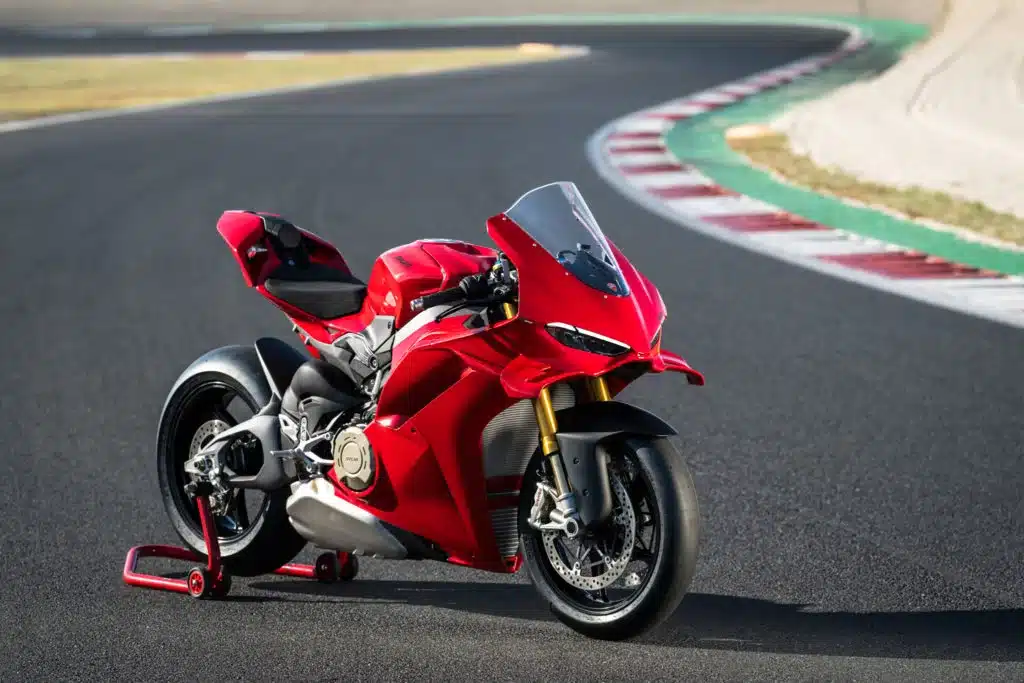 Ducati_Panigale_V4S_2025_Chad-1-1024x683