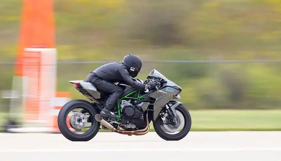 2015-brocks-Kawasaki-H2-breaks-land-record-1