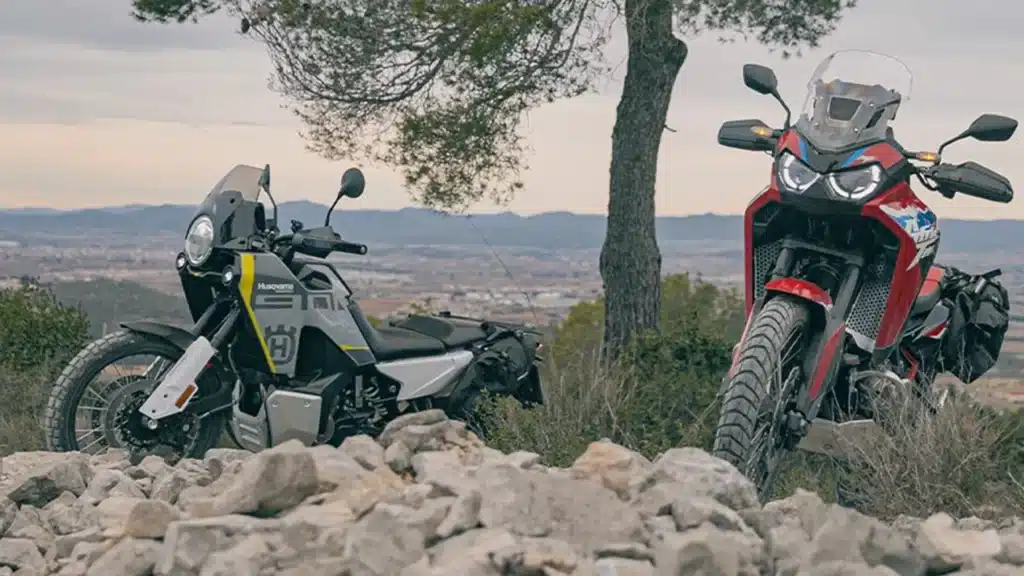 b-f_W3011226-husqvarna-norden-901-vs-honda-crf1100l-africa-twin-es-2024-638493790947280043